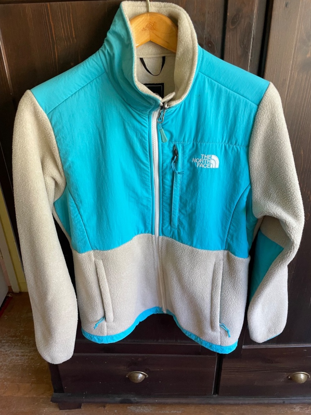PRICE DROP! The North Face Two-Tone ZipperFront Pile Jacket- Women's Medium - Picture 2 of 15
